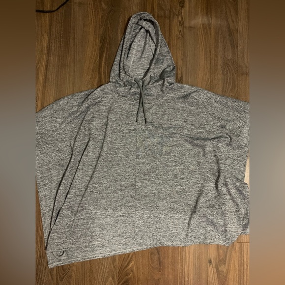 Gap fit poncho - Picture 3 of 3